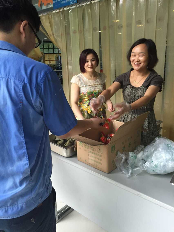 濃情端午、粽葉飄香——集團(tuán)工會開展端午送粽子活動