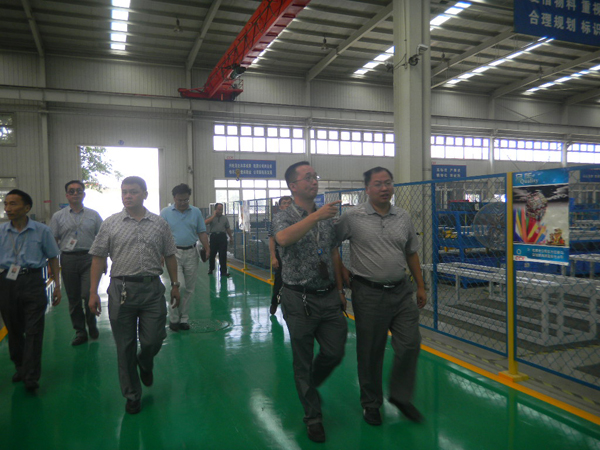 縣經(jīng)信局、街辦相關(guān)領(lǐng)導(dǎo)突擊檢查公司安全生產(chǎn)工作